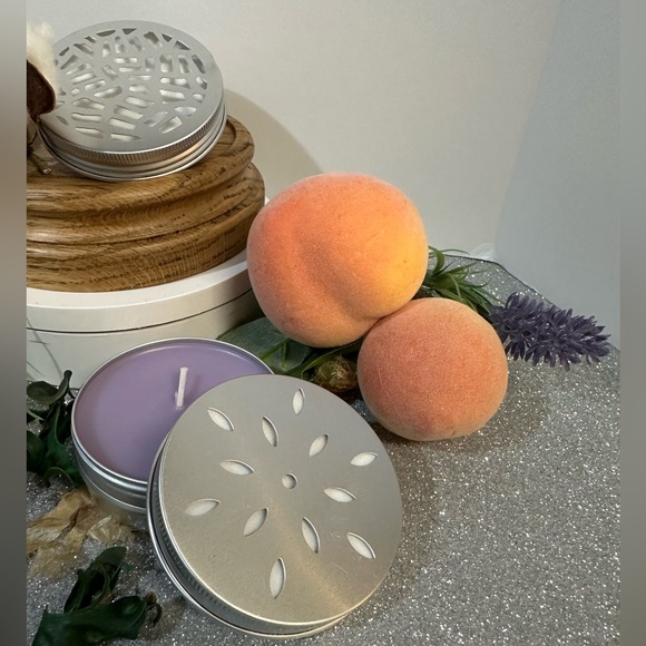 LAVENDER SERIES, SCENT UNLEASHED LLC, LUXURY HAND POURED SCENTED CANDLES - Picture 3 of 7